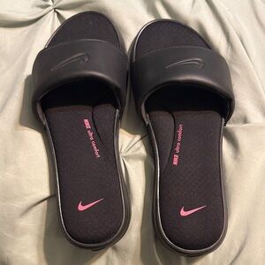 Nike Women's Black and Pink Comfort Sandals